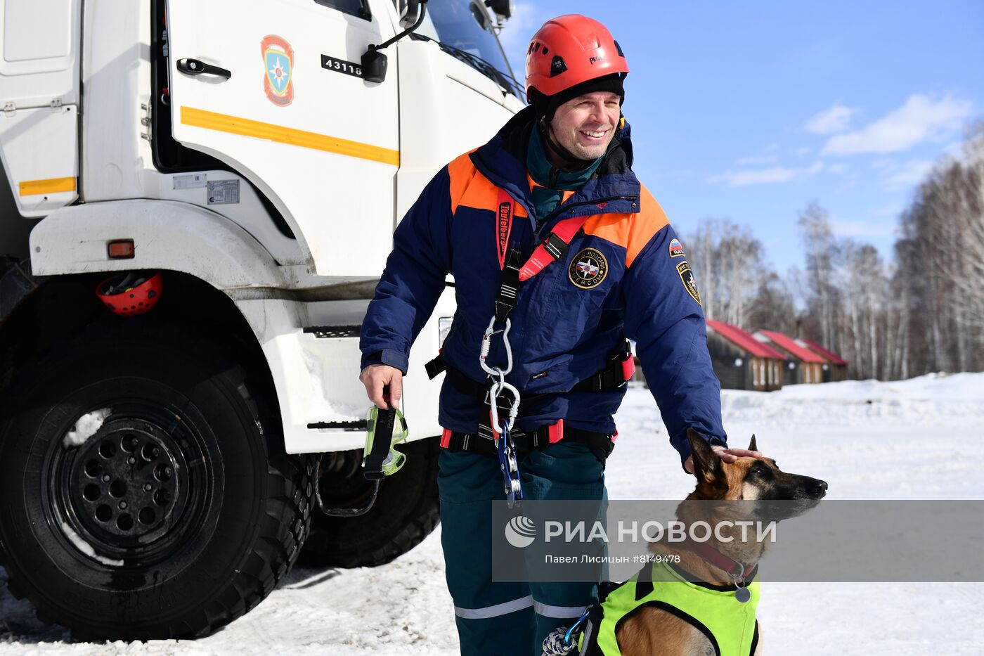 Десантная подготовка сотрудников МЧС РФ в Свердловской области