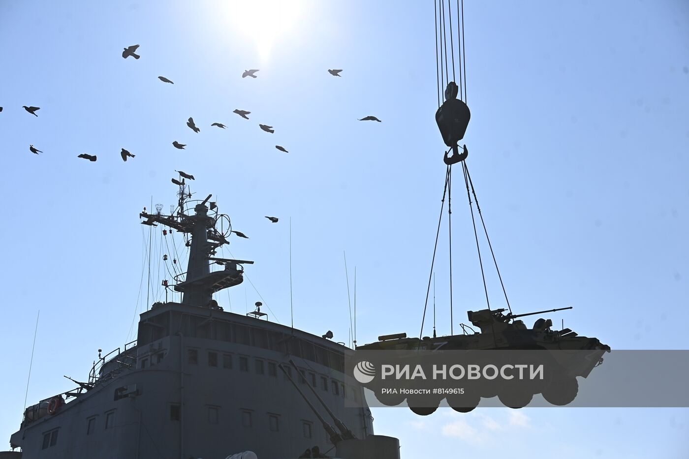 Первый российский корабль Черноморского флота "Орск" зашел в порт Бердянска 