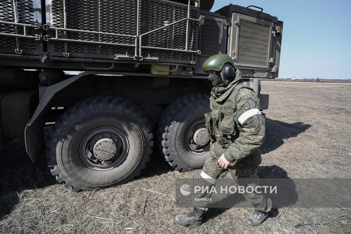 За безопасностью неба над российскими подразделениями следят расчеты комплексов "Панцирь-С1"