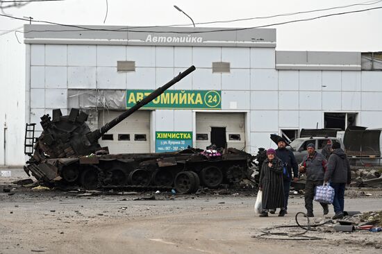 Партия "Единая Россия" открыла в Мариуполе центр гуманитарной помощи