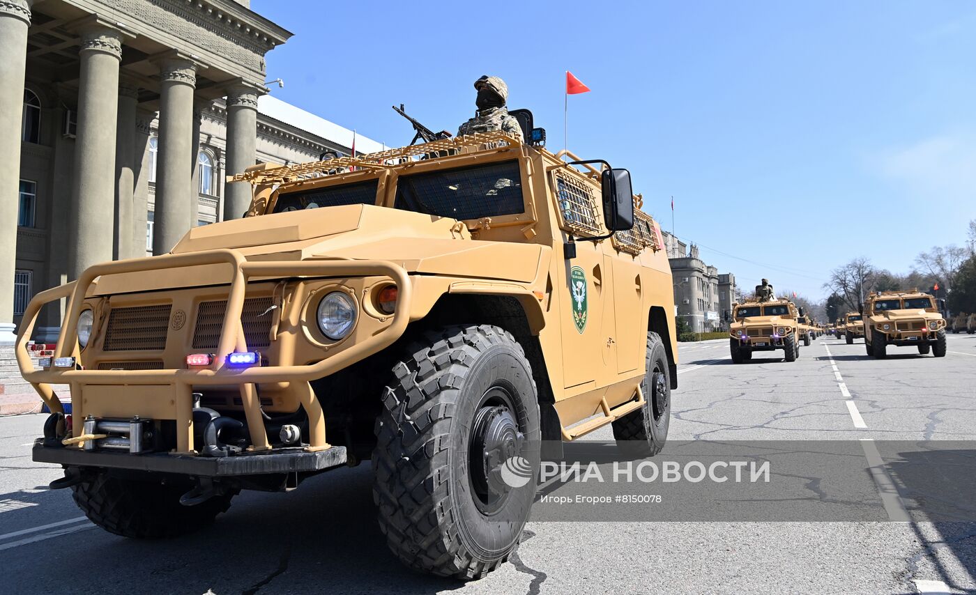 Передача российских военных автомобилей 