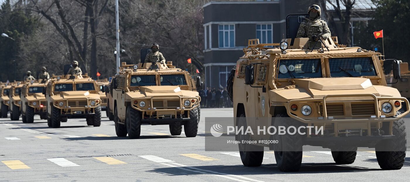 Передача российских военных автомобилей 