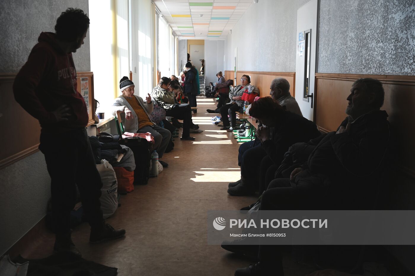 Беженцы из Мариуполя в селе Никольское