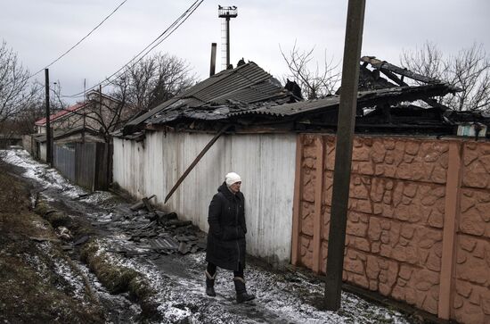 Последствия попадания ракетой "Точка У" в городе Ровеньки