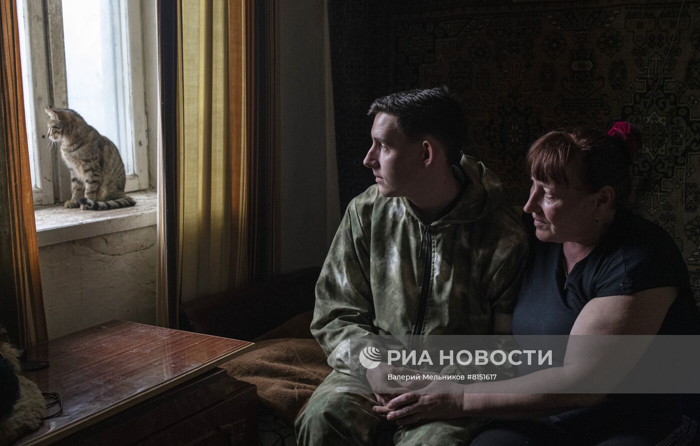 Воссоединение семьи на освобожденных Народной милицией ЛНР территориях