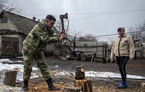 Воссоединение семьи на освобожденных Народной милицией ЛНР территориях