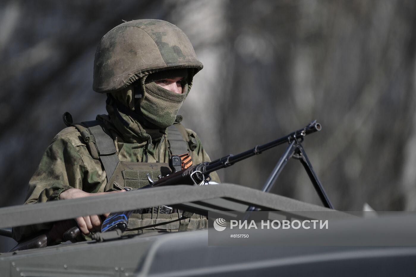 Сотрудники Росгвардии охраняют освобожденный Мелитополь