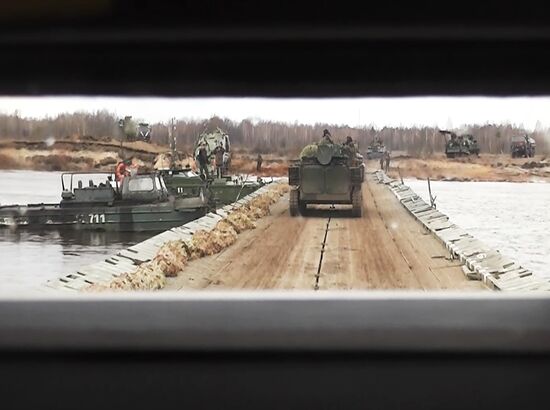 Преодоление подразделениями ВДВ водных преград и уничтожение БПЛА в Киевской области