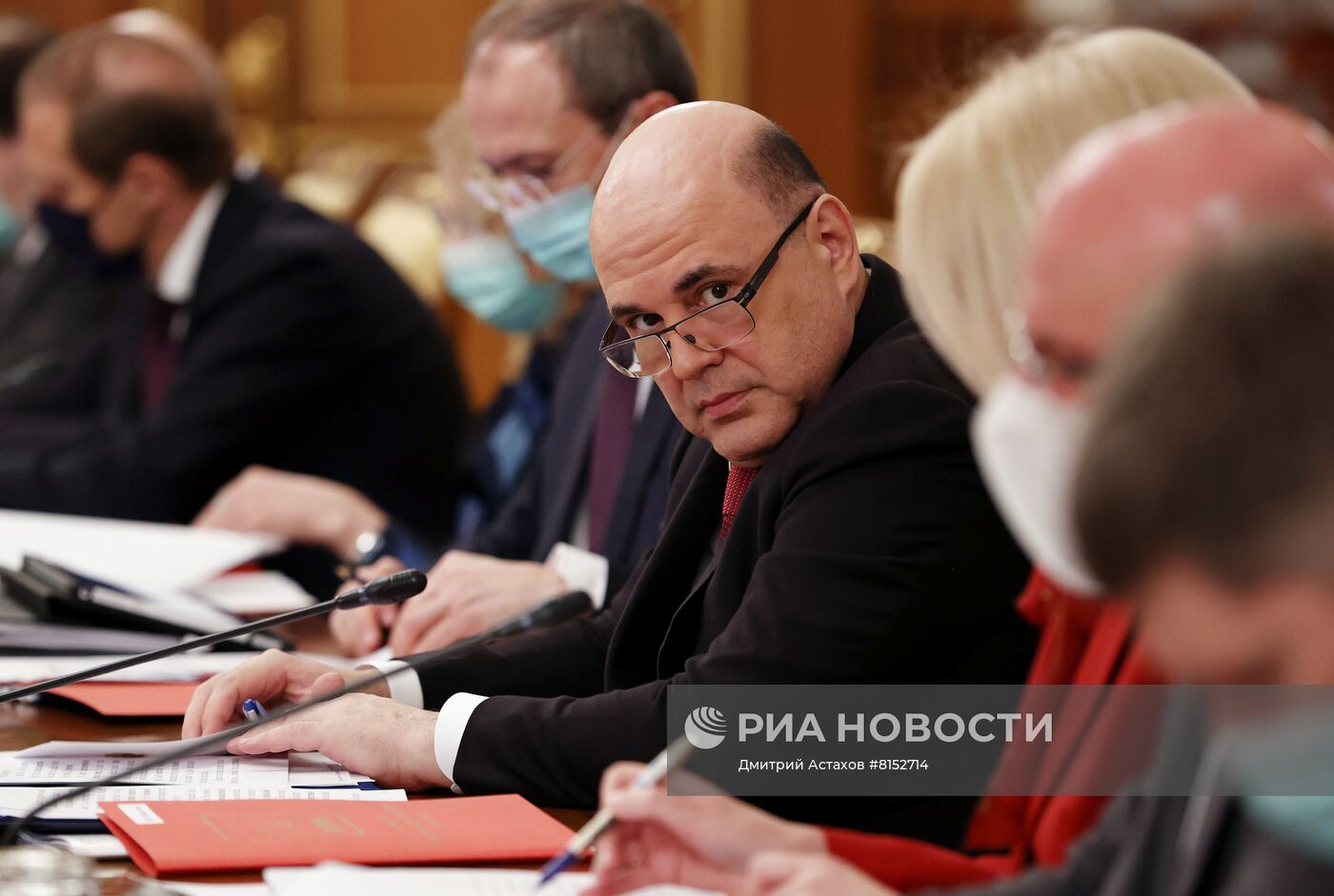 Премьер-министр РФ М. Мишустин встретился с членами фракции КПРФ