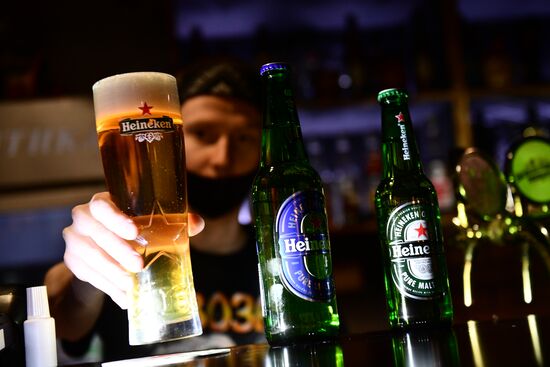 Heineken объявила о передаче своего бизнеса в России новым владельцам