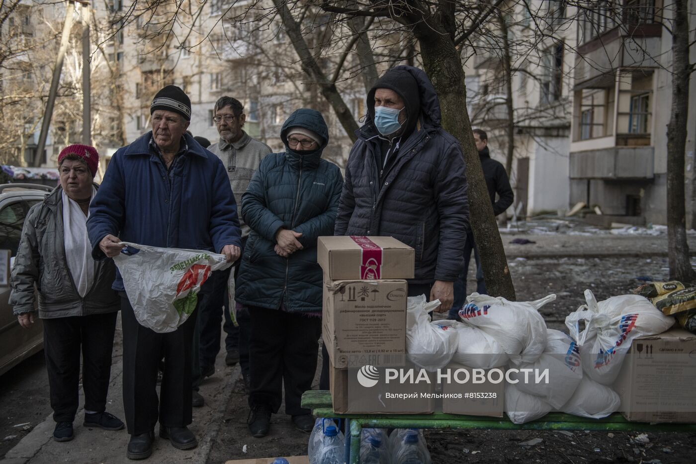 Мотоклуб "Ночные волки" передал гумпомощь жителям ЛНР