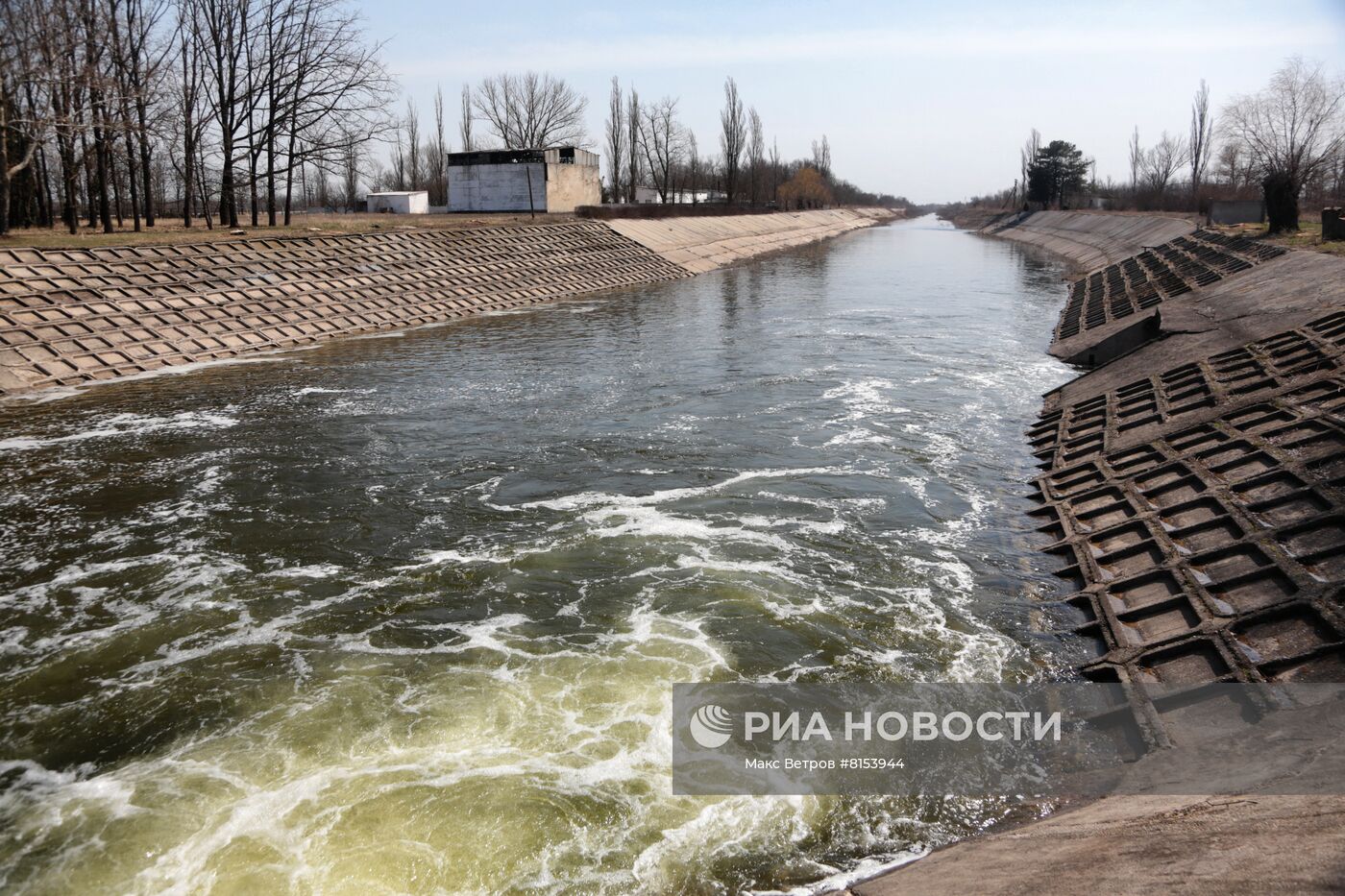 Заработала первая насосная станция Северо-Крымского канала