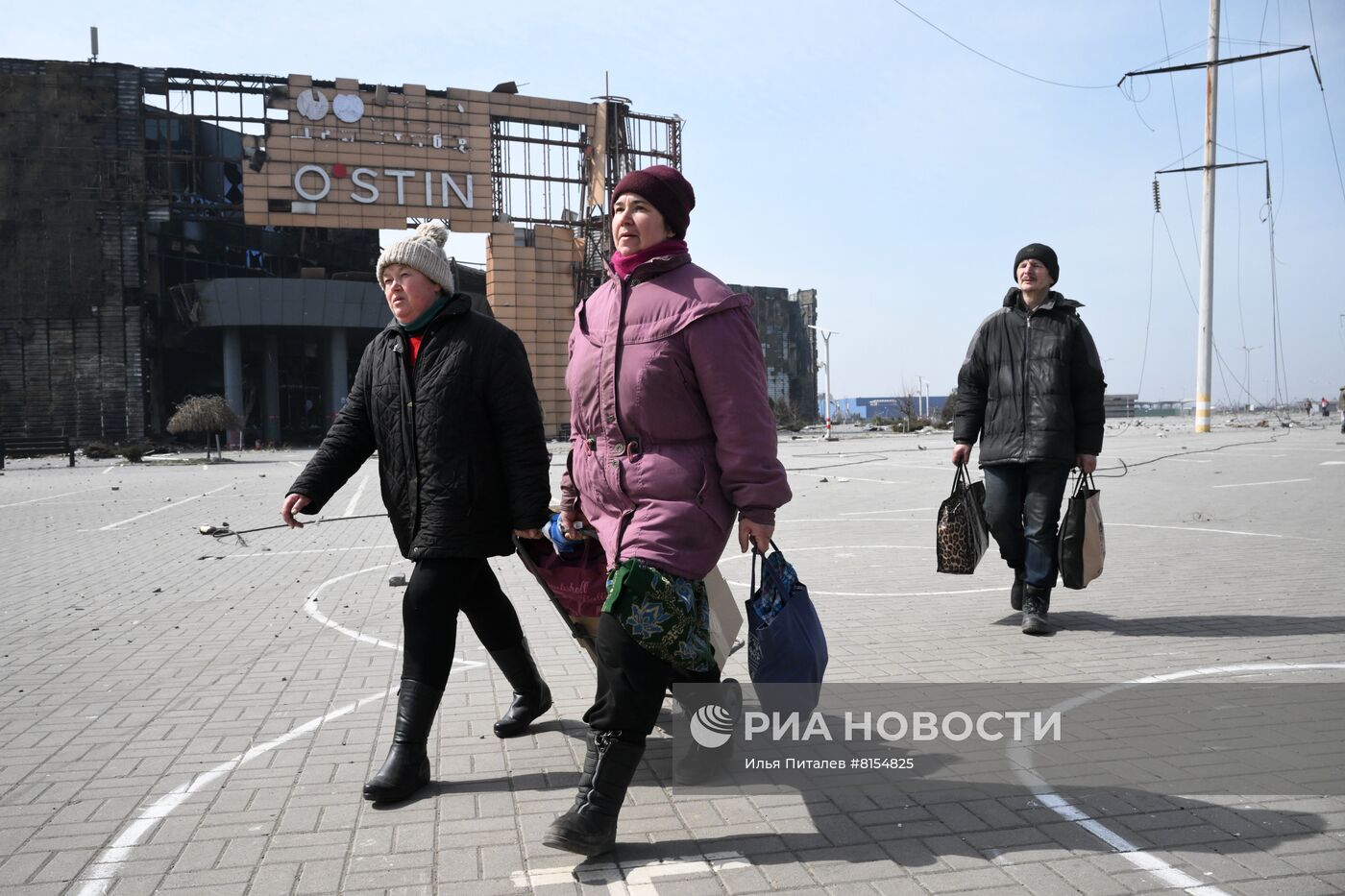 Раздача гумпомощи в Мариуполе