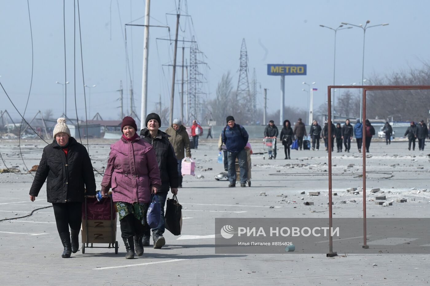 Раздача гумпомощи в Мариуполе
