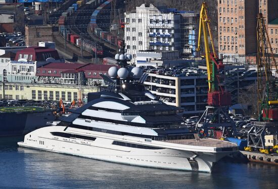 Яхта Nord российского бизнесмена А. Мордашова во Владивостоке