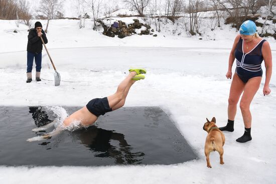 Закрытие купального сезона моржей в Новосибирске