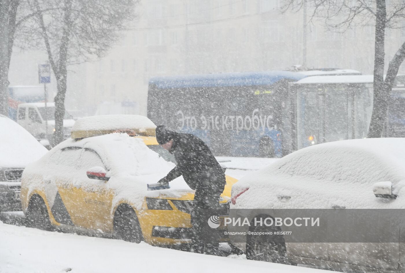 Снег в Москве