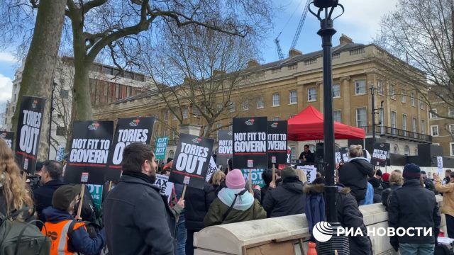 Протесты в Лондоне из-за роста цен на газ и электричество