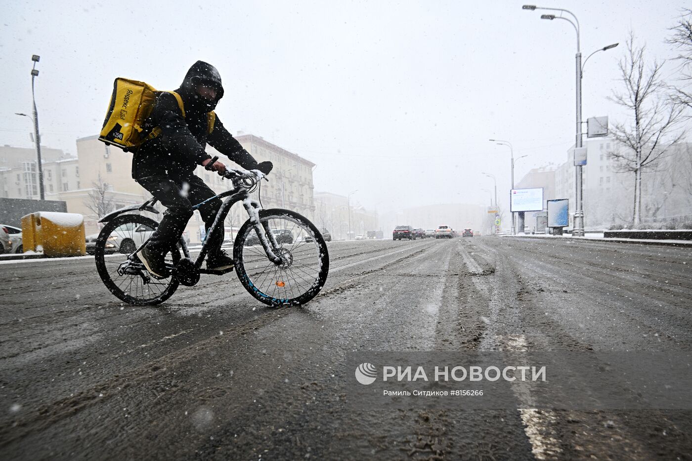 Снег в Москве