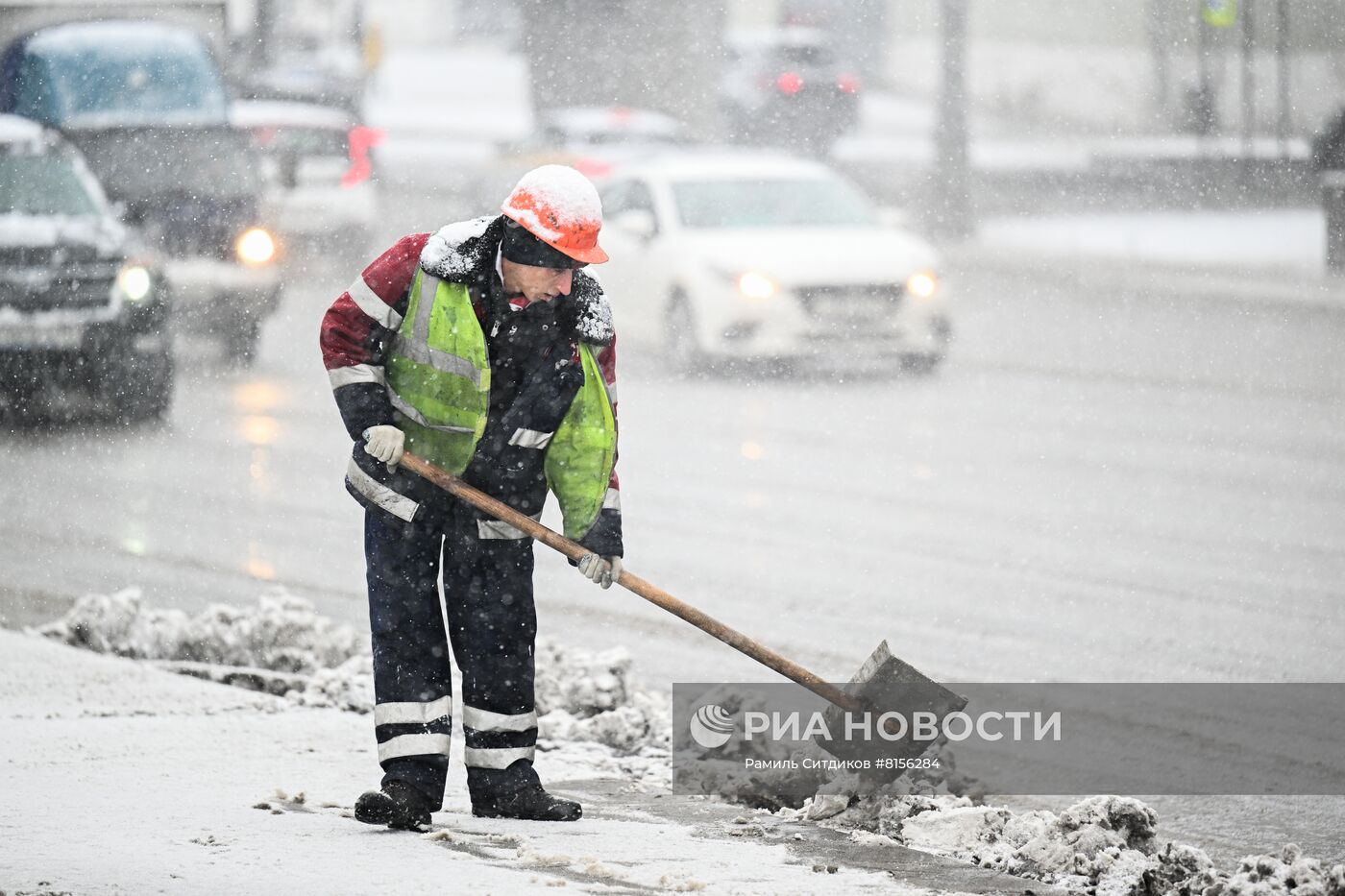 Снег в Москве