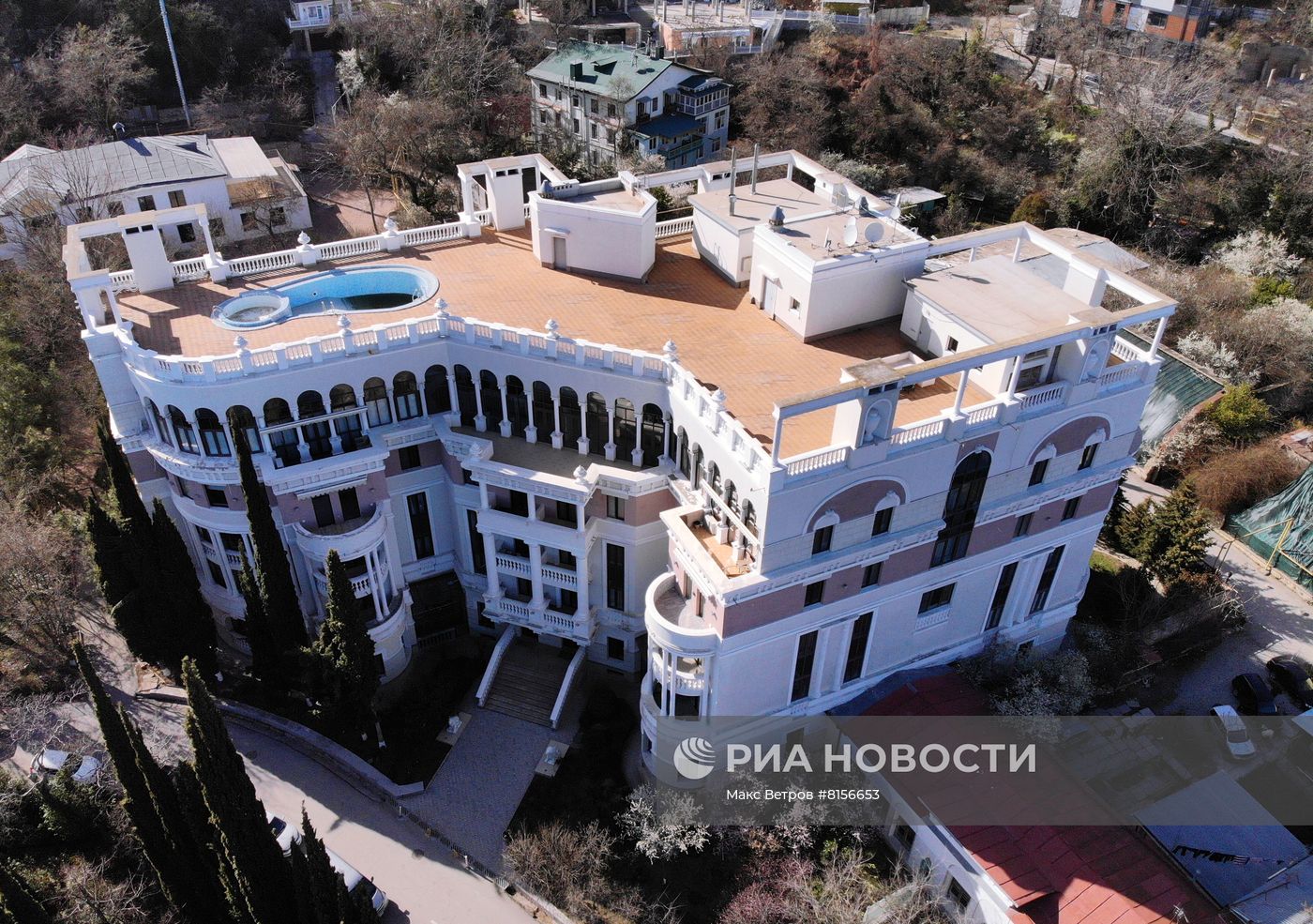 В Крыму могут национализировать имущество президента Украины В. Зеленского
