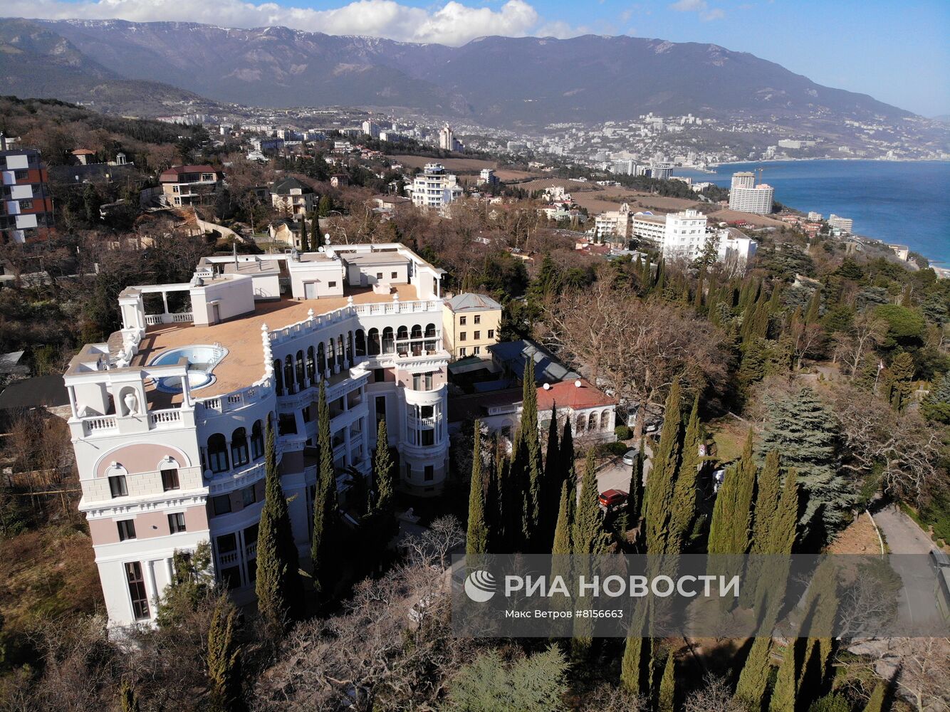 В Крыму могут национализировать имущество президента Украины В. Зеленского