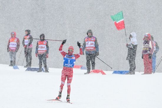 Лыжные гонки. Чемпионат России. Мужчины. Масс-старт