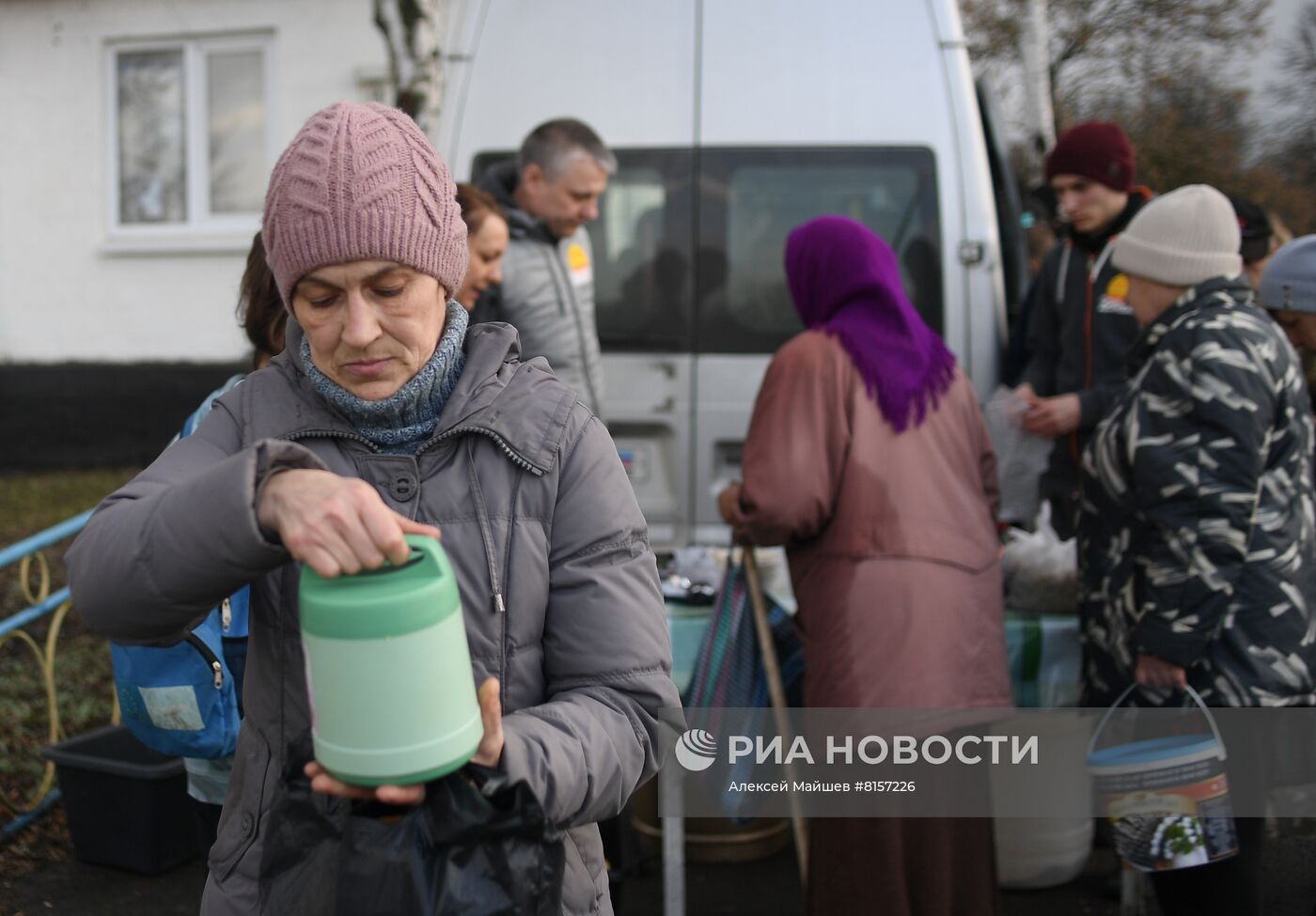 Общественная организация "Пища жизни. Донбасс" доставила гумпомощь в села Крымское и Трехизбенка в ЛНР