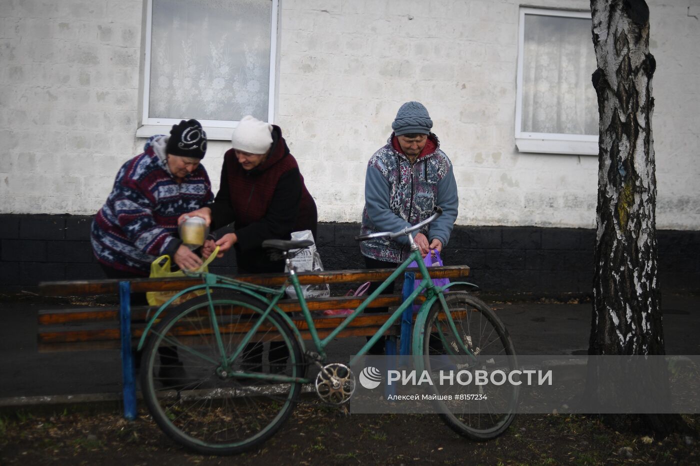 Общественная организация "Пища жизни. Донбасс" доставила гумпомощь в села Крымское и Трехизбенка в ЛНР