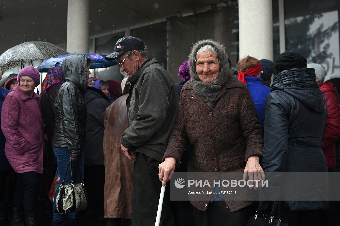 Общественная организация "Пища жизни. Донбасс" доставила гумпомощь в села Крымское и Трехизбенка в ЛНР