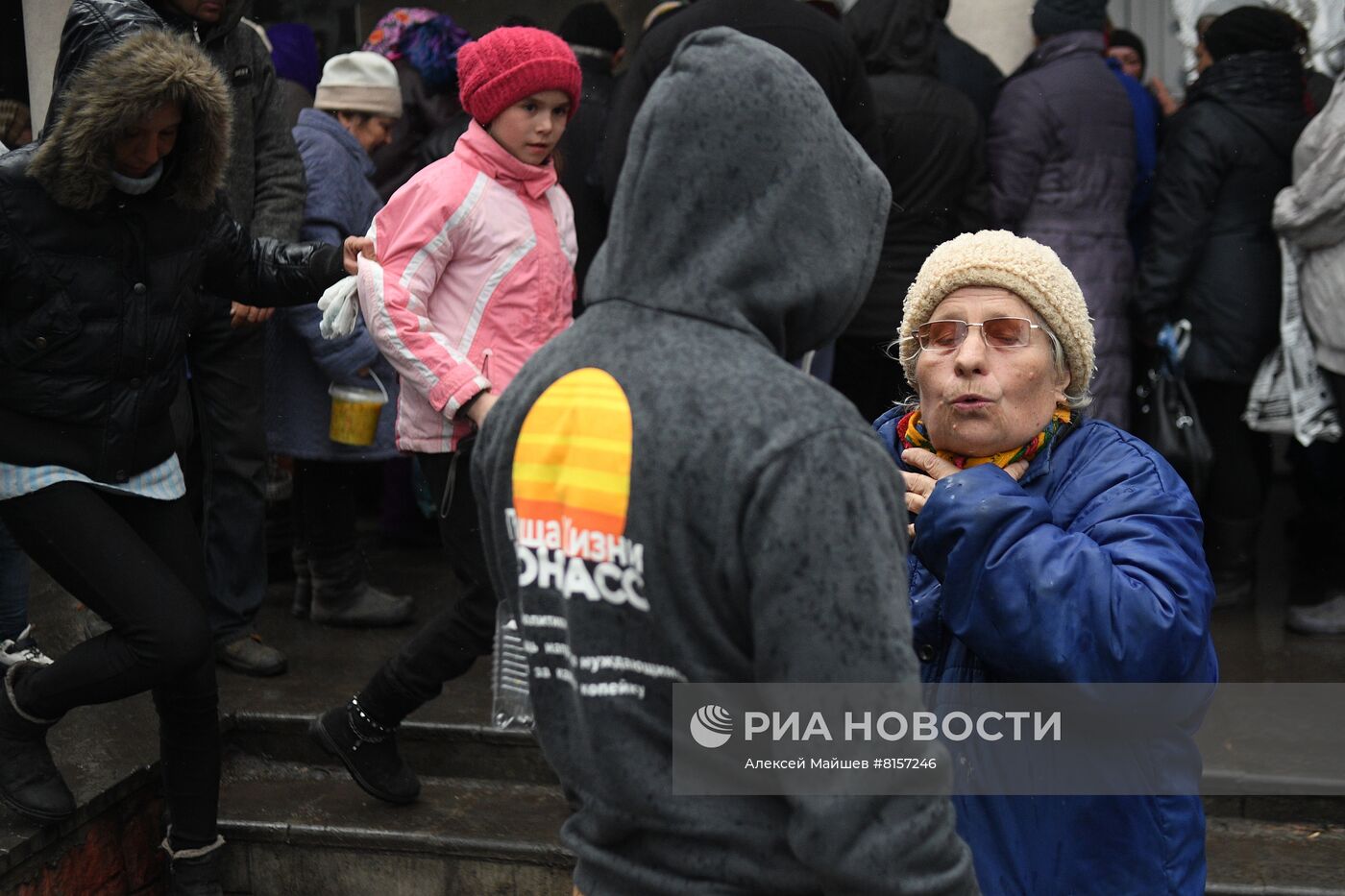 Общественная организация "Пища жизни. Донбасс" доставила гумпомощь в села Крымское и Трехизбенка в ЛНР