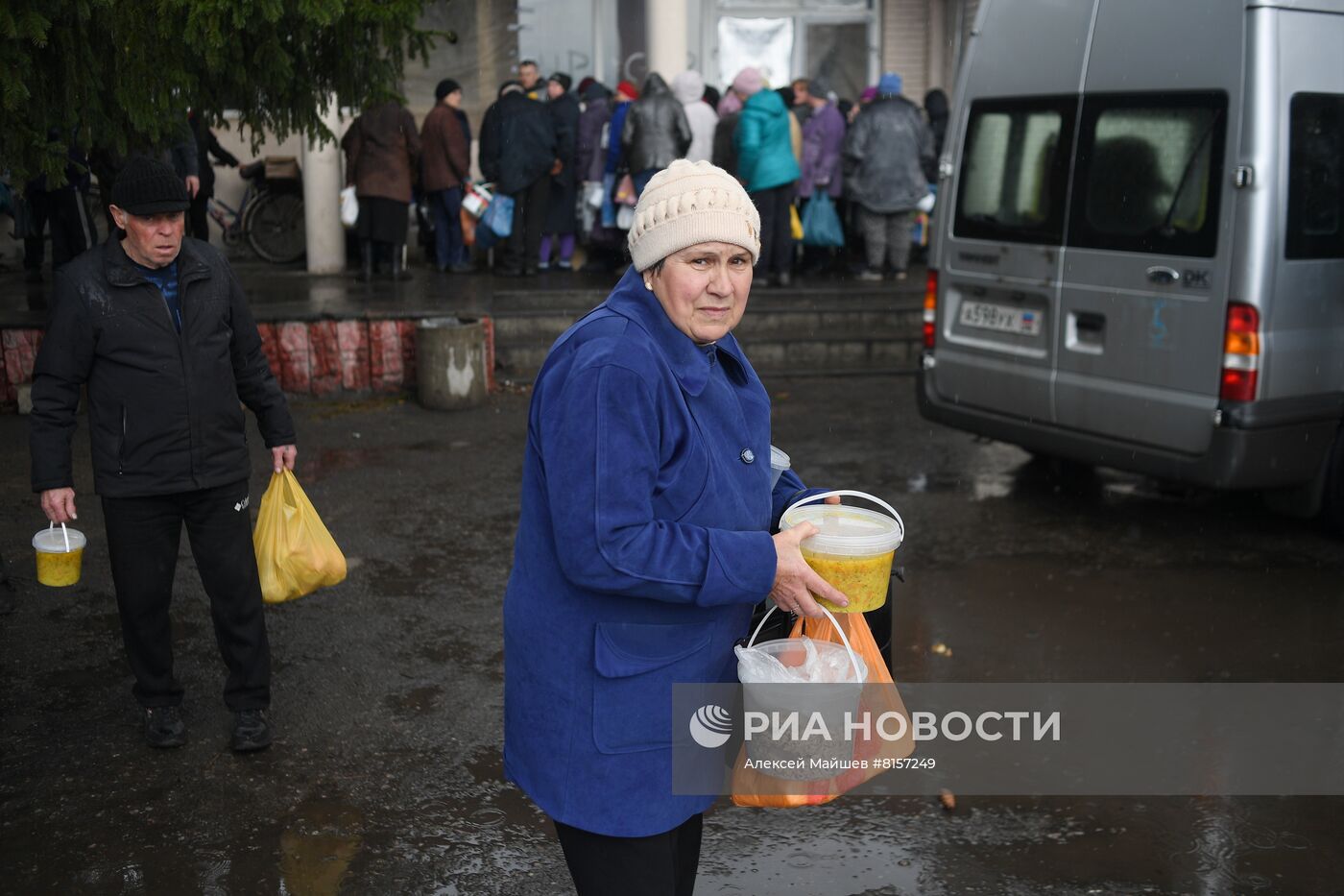 Общественная организация "Пища жизни. Донбасс" доставила гумпомощь в села Крымское и Трехизбенка в ЛНР