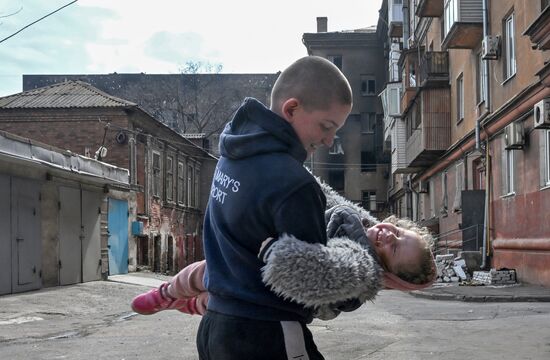 Повседневная жизнь в Мариуполе