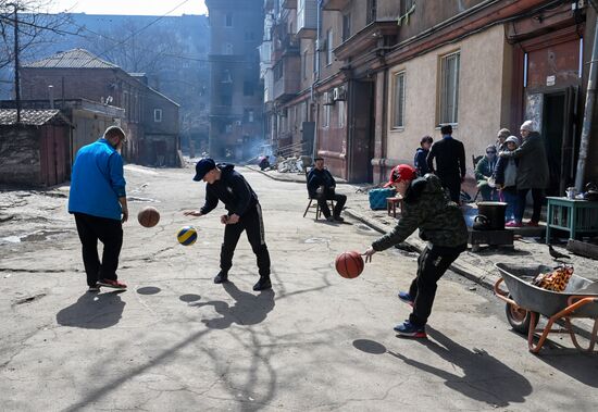 Повседневная жизнь в Мариуполе