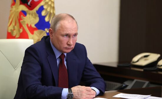 Президент РФ В. Путин провел совещание по развитию агропромышленного и рыбохозяйственного комплексов