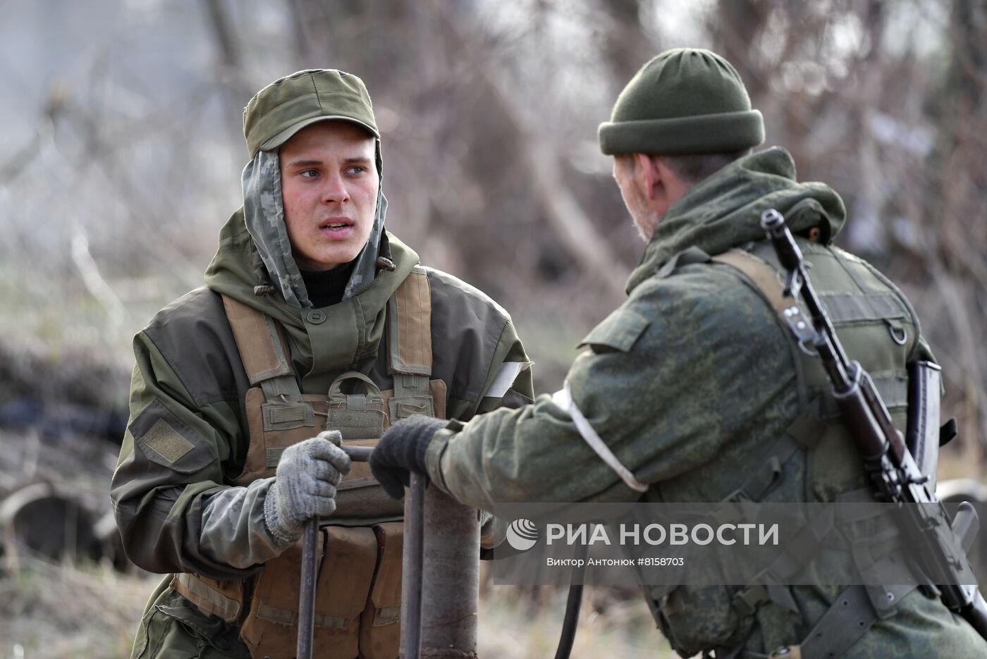 Работа артиллерийского взвода Народной милиции ЛНР