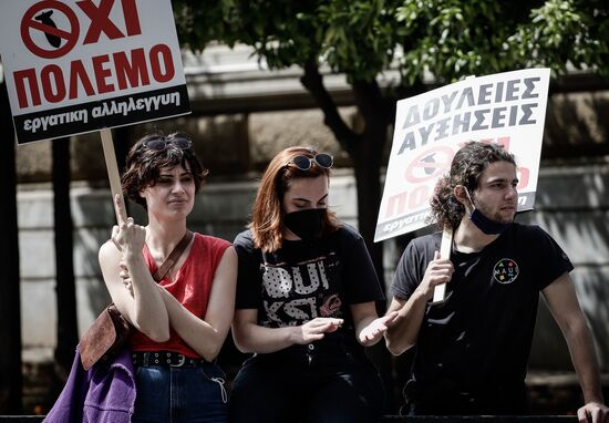 Митинги в Греции против повышения цен и вовлечения в события на Украине