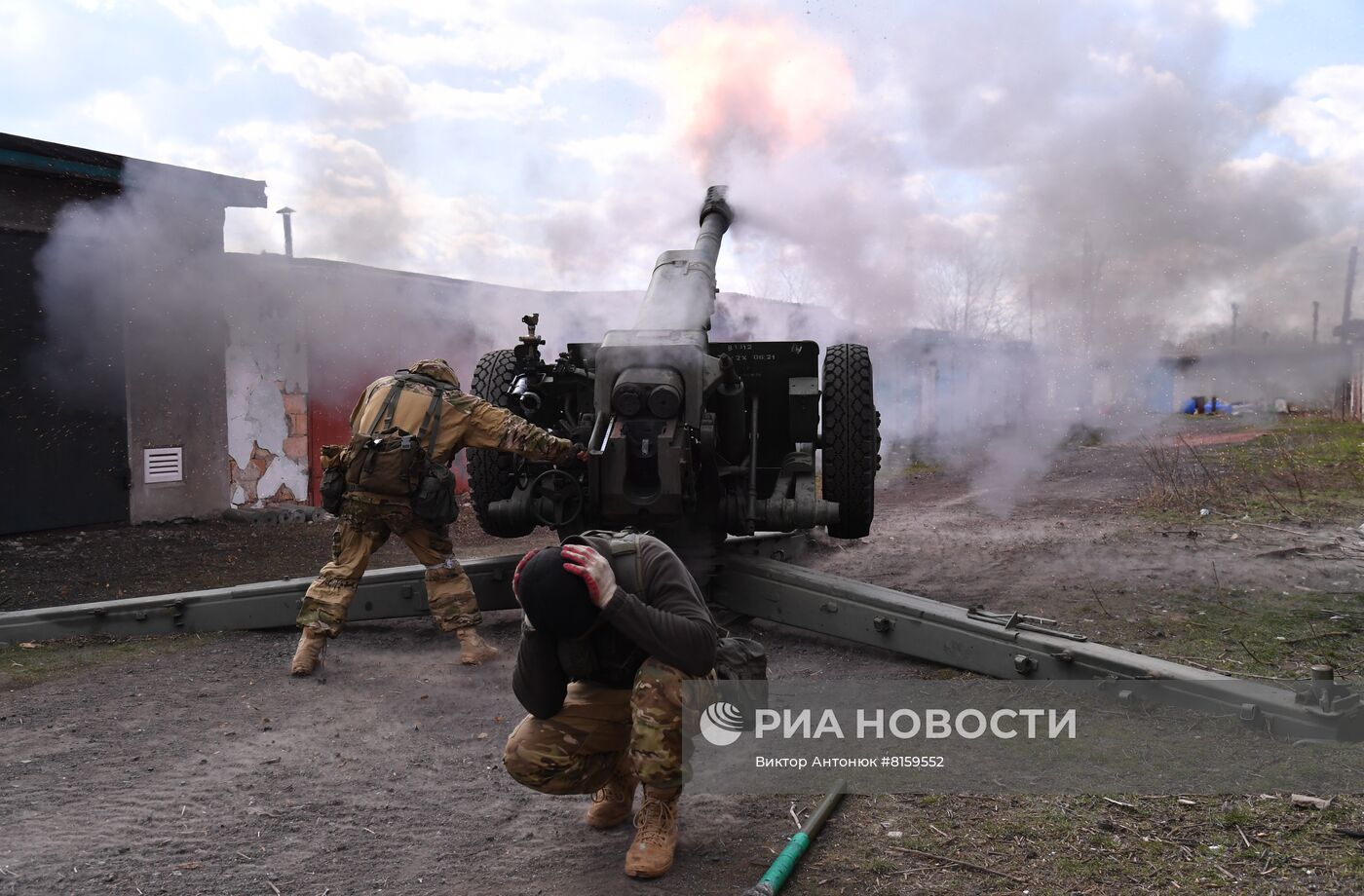 Работа артиллеристов на передовой в ЛНР