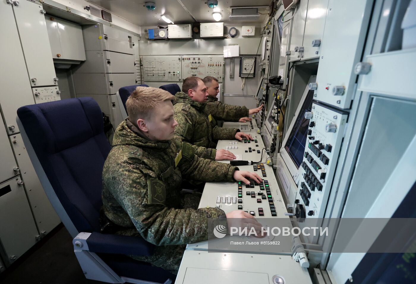 Работа ракетных комплексов С-400 ВМФ РФ в Мурманской области