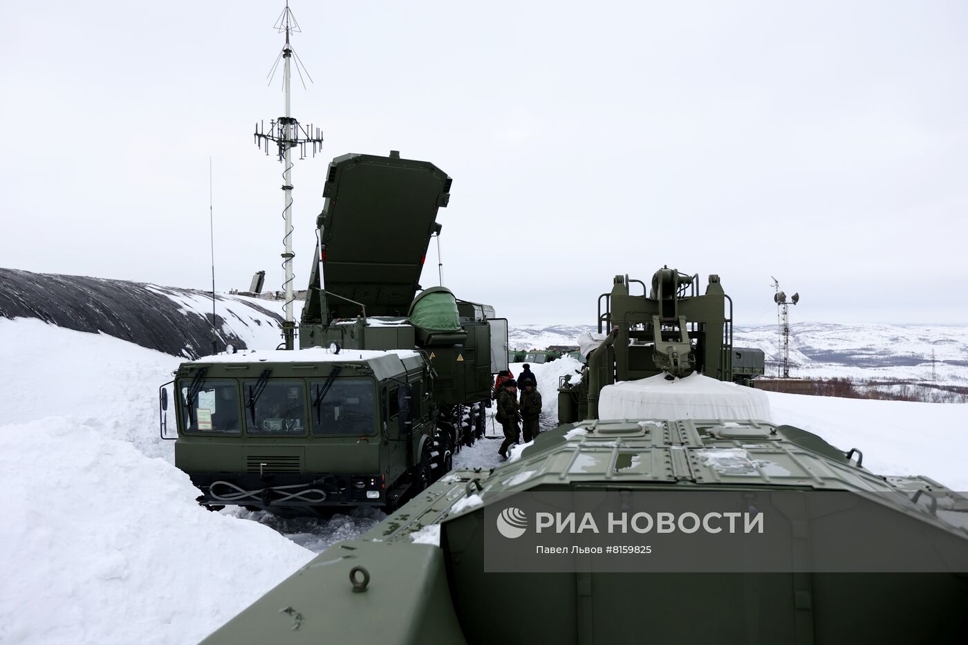 Работа ракетных комплексов С-400 ВМФ РФ в Мурманской области