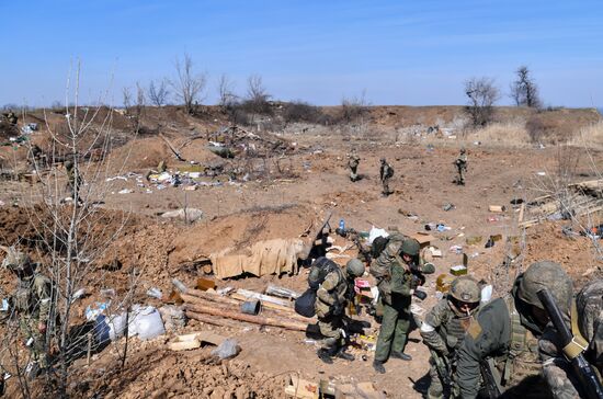 Войска ЛНР заняли опорный пункт ВСУ у поселка Новотошковский