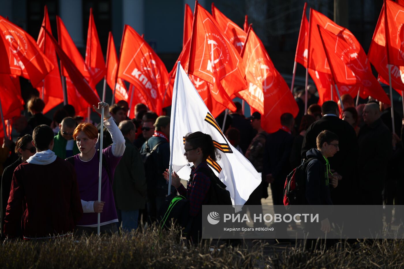 Праздничные митинги по случаю Дня независимости ДНР и ЛНР