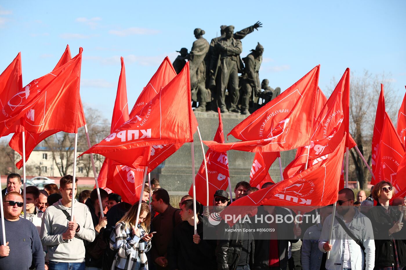 Праздничные митинги по случаю Дня независимости ДНР и ЛНР