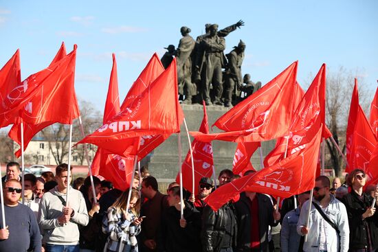 Праздничные митинги по случаю Дня независимости ДНР и ЛНР