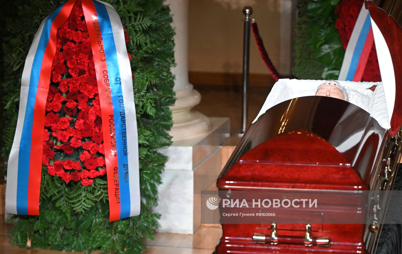 Президент РФ В. Путин простился с В. Жириновским