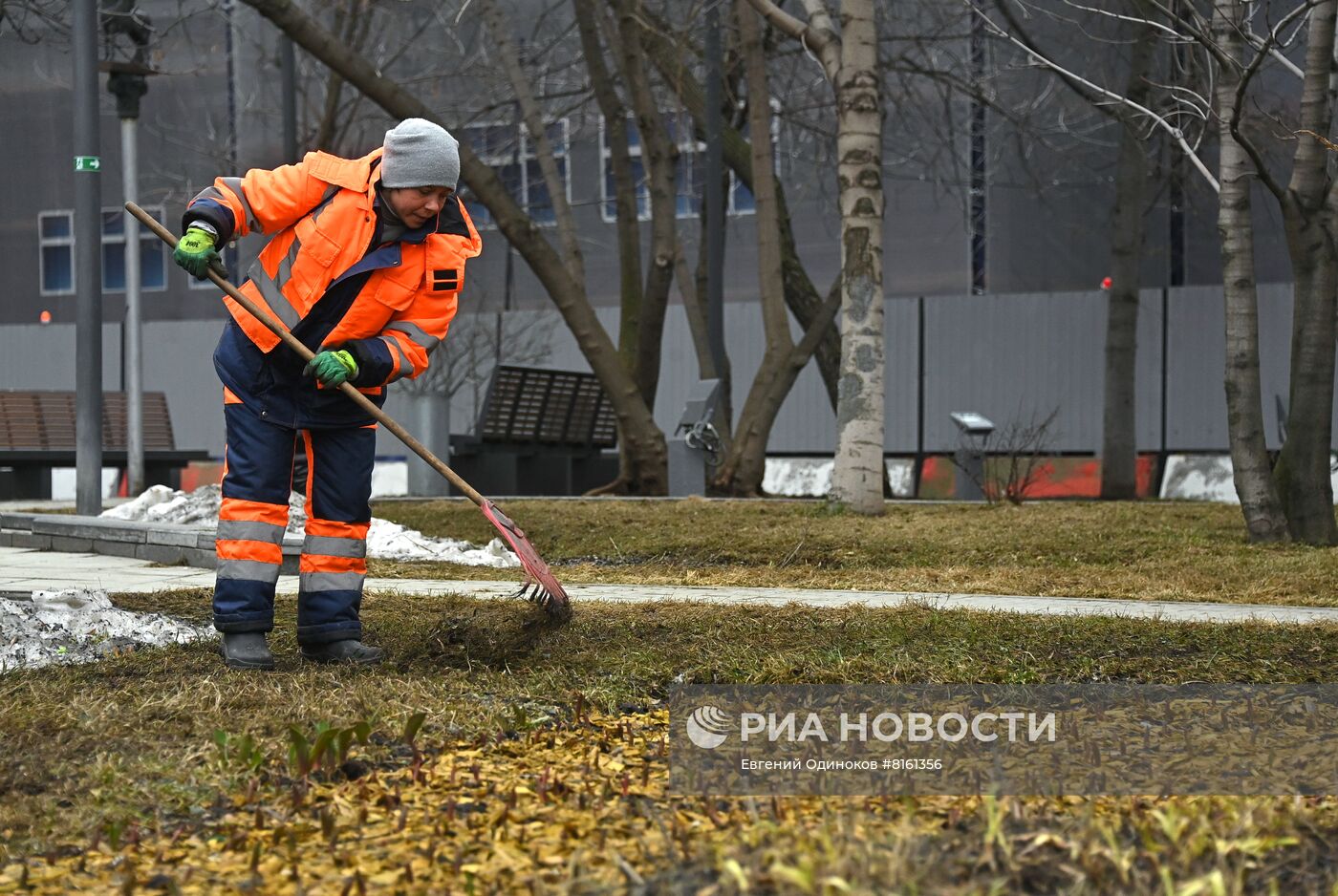 Промывка моющим средством дорог и тротуаров в Москве