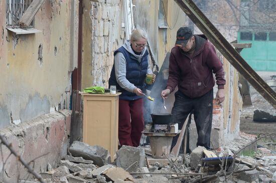 Бойцы НМ ДНР на передовой в Мариуполе