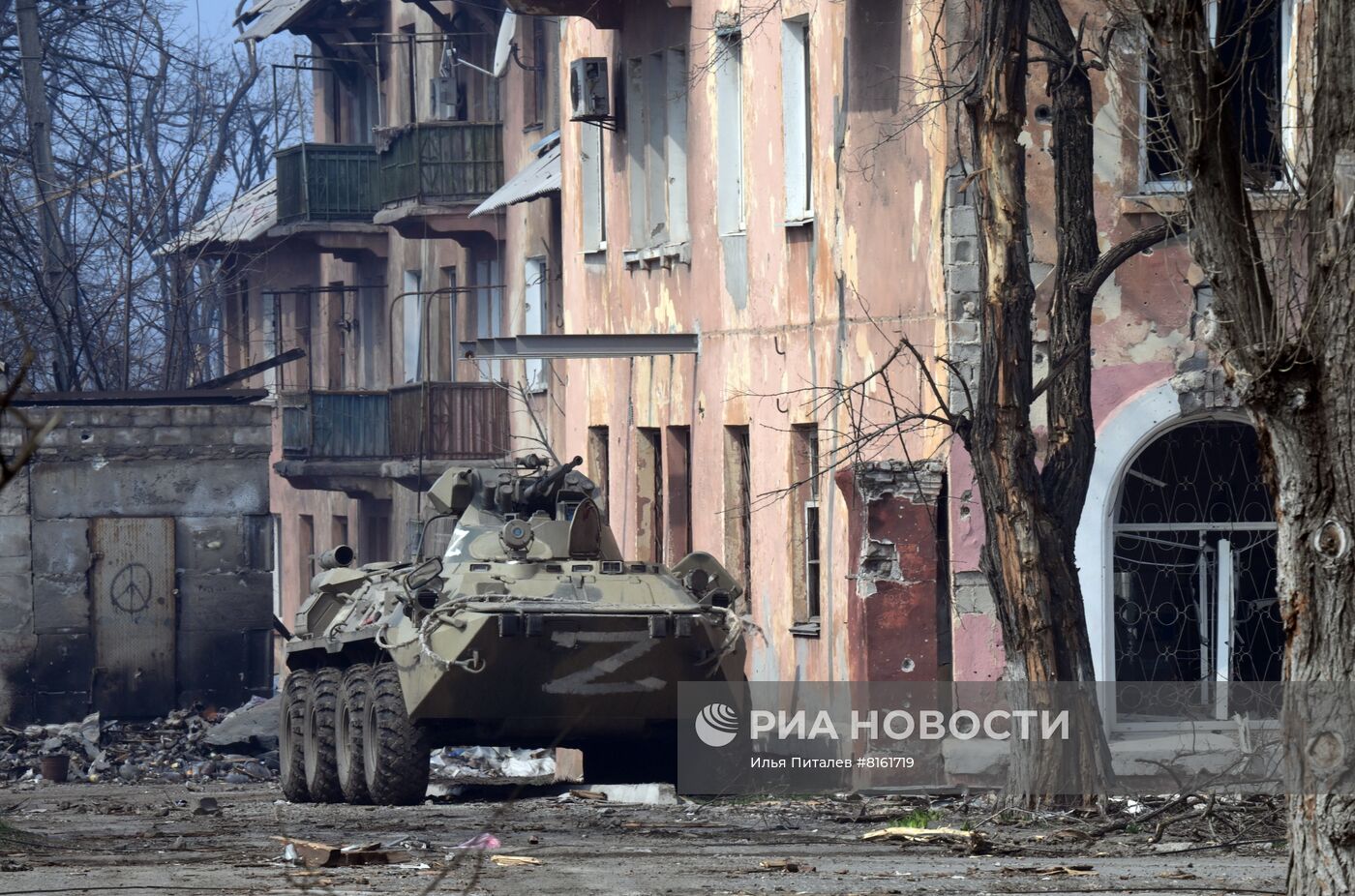 Бойцы НМ ДНР на передовой в Мариуполе