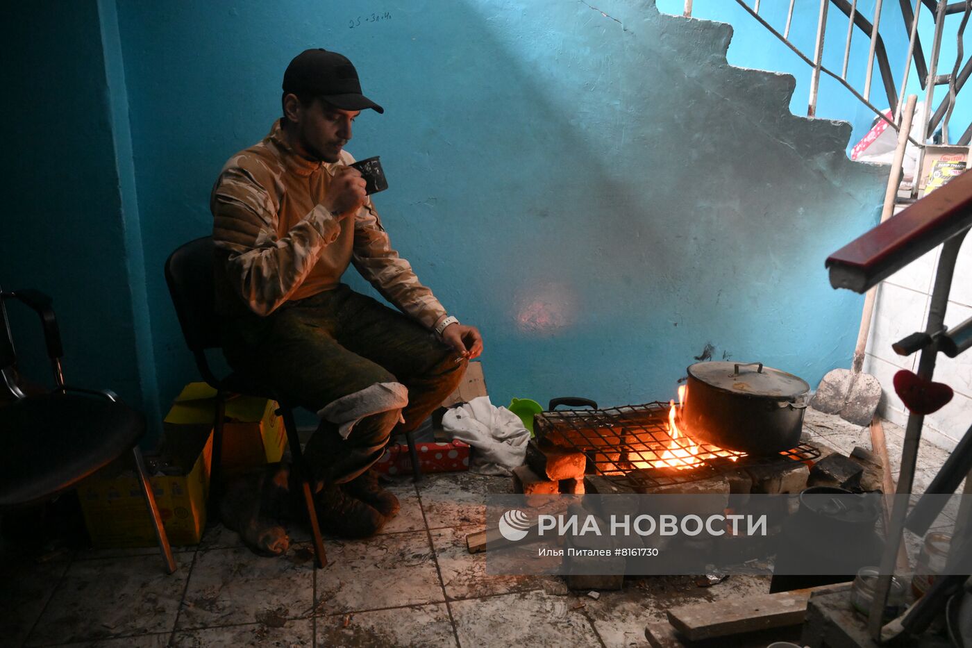 Бойцы НМ ДНР на передовой в Мариуполе