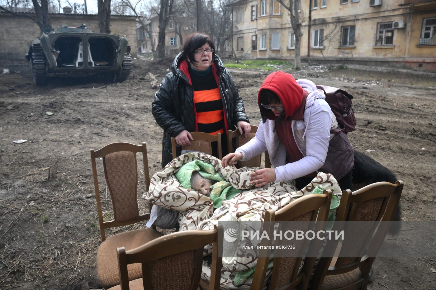 Бойцы НМ ДНР на передовой в Мариуполе